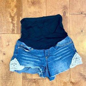 Maternity shorts
